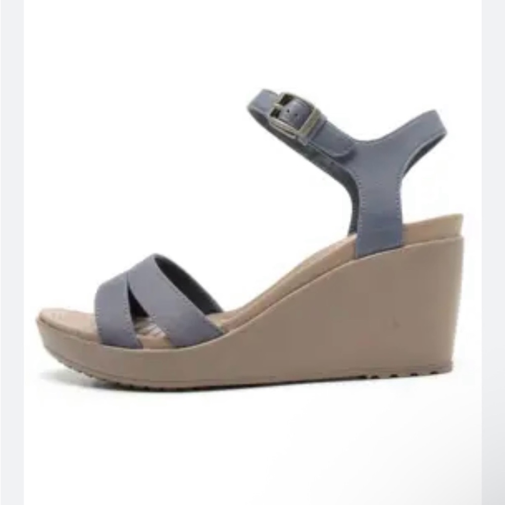 CROCS  Teal and Tan Women’s Wedge Sandals ankle Strap Sz 10